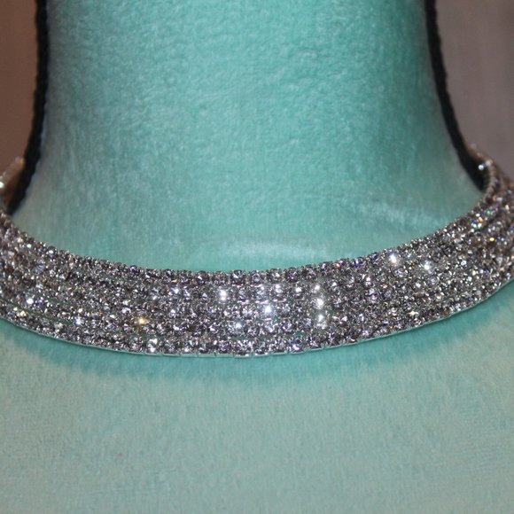 Nwt: 5 Strands Of Clear Crystal Choker - Picture 3 of 3